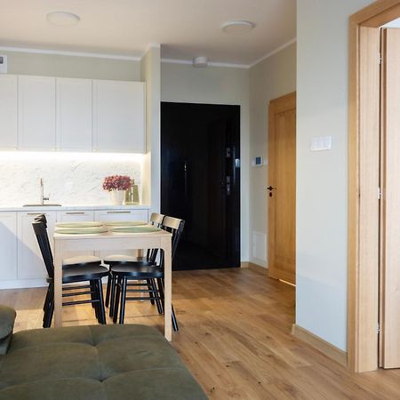 Apartament 018 Tuz Przy Plazy Z Tarasem I Parkingiem Perlowa Przystan Sianozety Kültér fotó