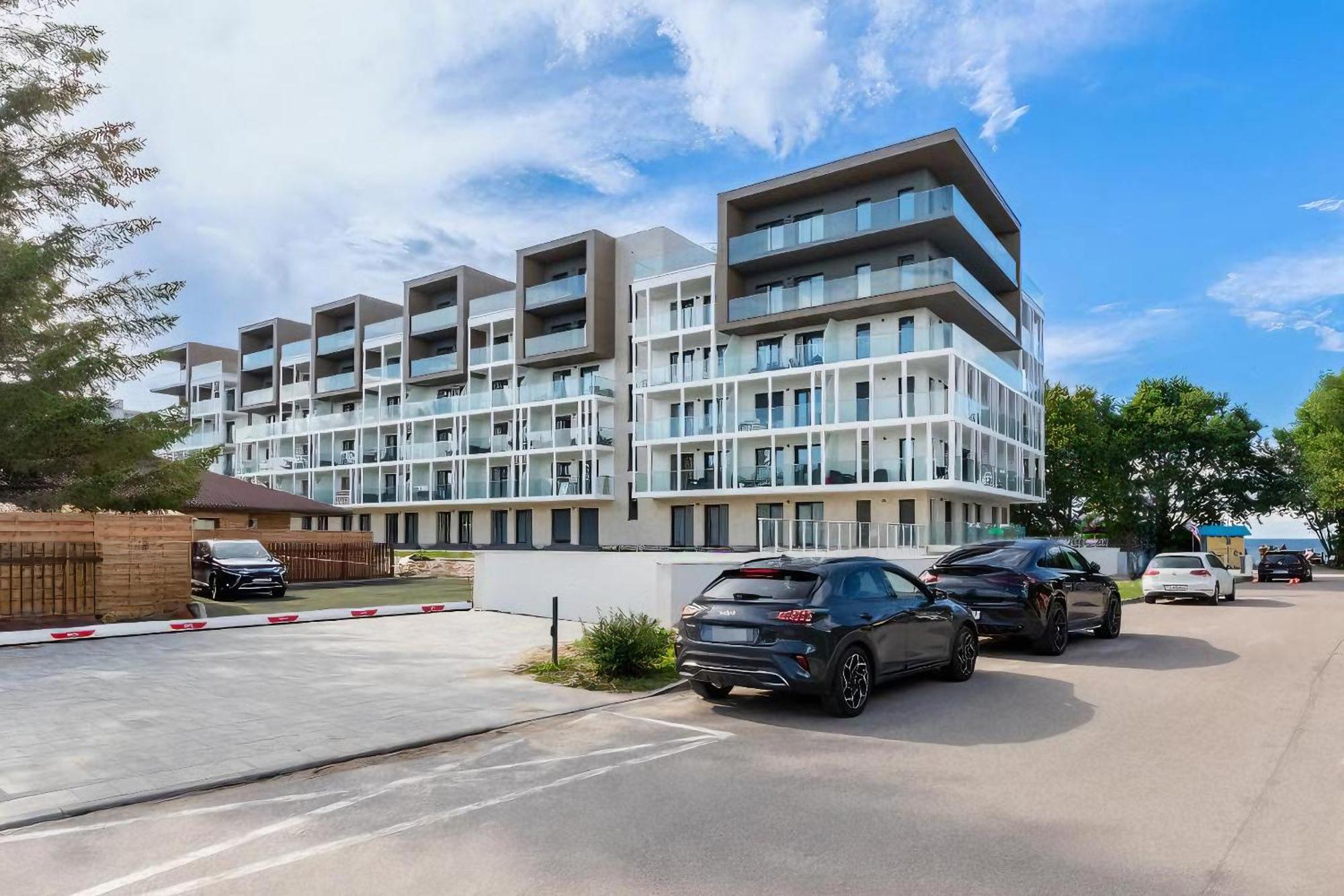 Apartament 018 Tuz Przy Plazy Z Tarasem I Parkingiem Perlowa Przystan Sianozety Kültér fotó